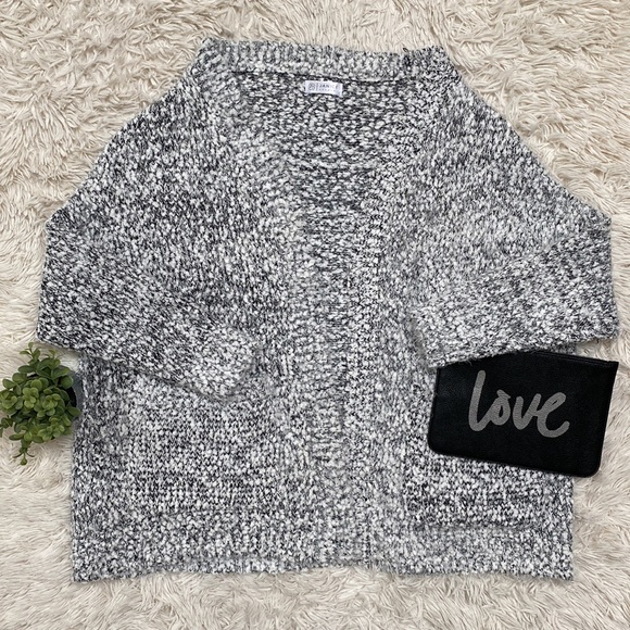 Janice Apparel Open Eyelash Cardigan ๐ White & Black - Picture 3 of 13